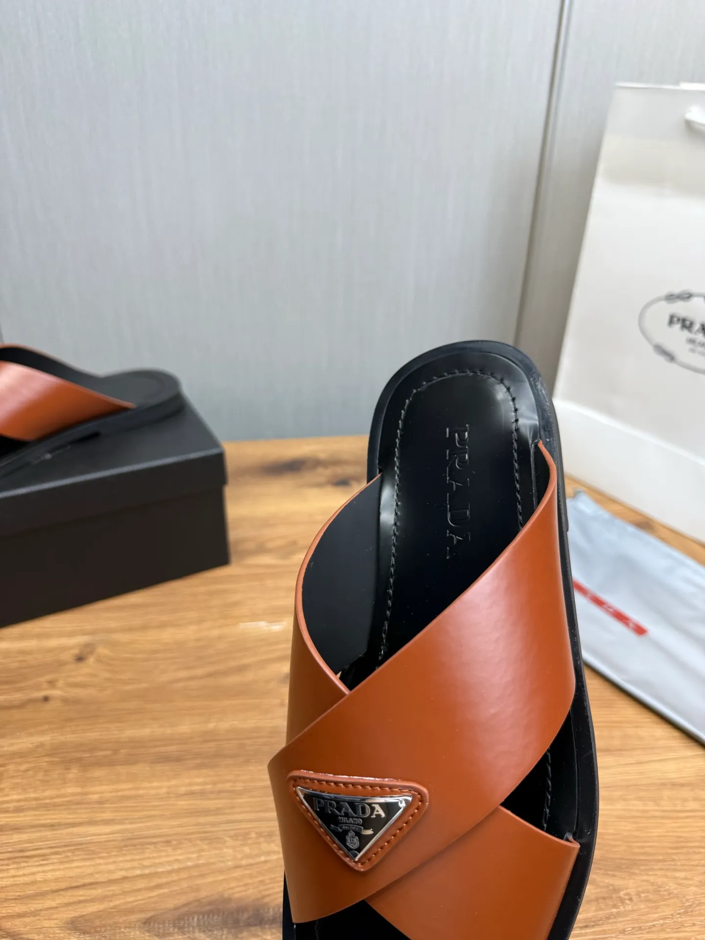 Factory price 340💰 ＰＲＡＤＡPrada - popular men's slippers hot sale 🔥 🩴Official website one to one production 38-45 sizes 45 46 🉑️Customized!